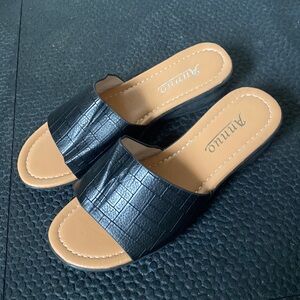 Annuo Womens 7 Sandals Black Faux Leather Low Wedge Heel Slide Open Toe 38